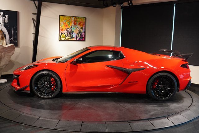 Used 2024 Chevrolet Corvette Z06 w/ Z07 Performance Package RWD image 4