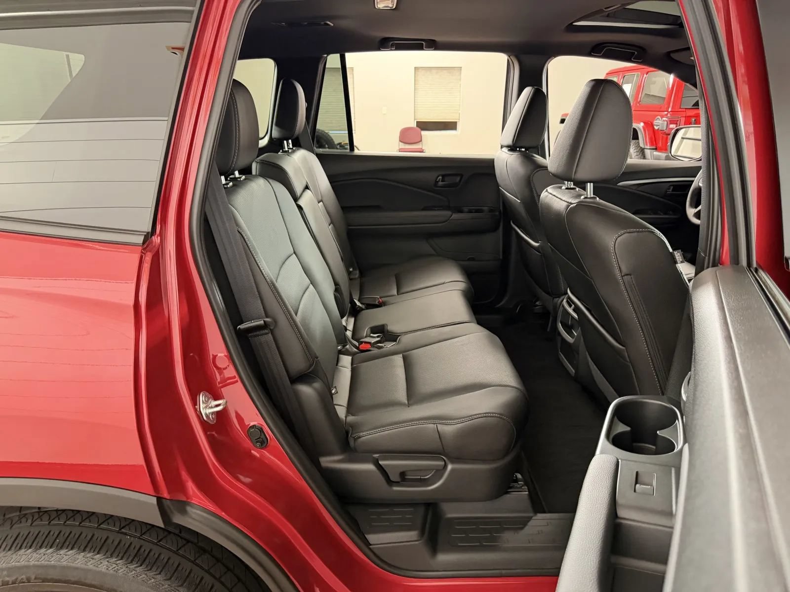Used 2023 Honda Passport EX-L image 34