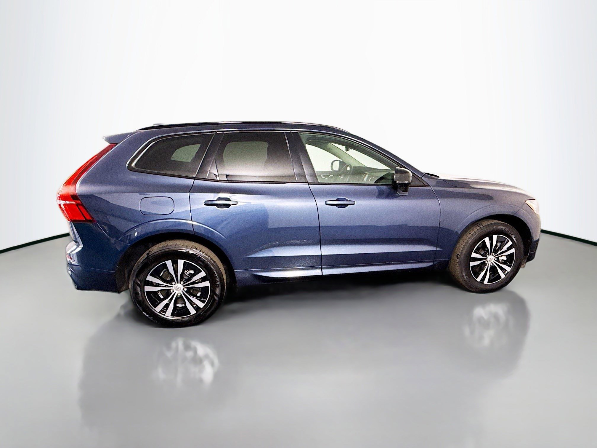 Used 2024 Volvo XC60 T8 Core image 11