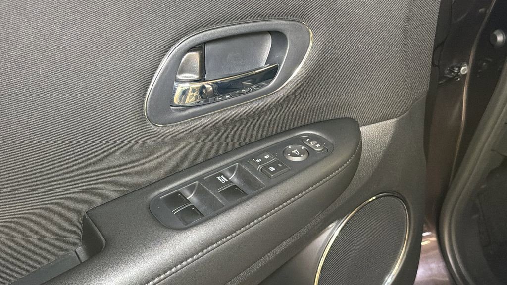 Used 2018 Honda HR-V EX image 18