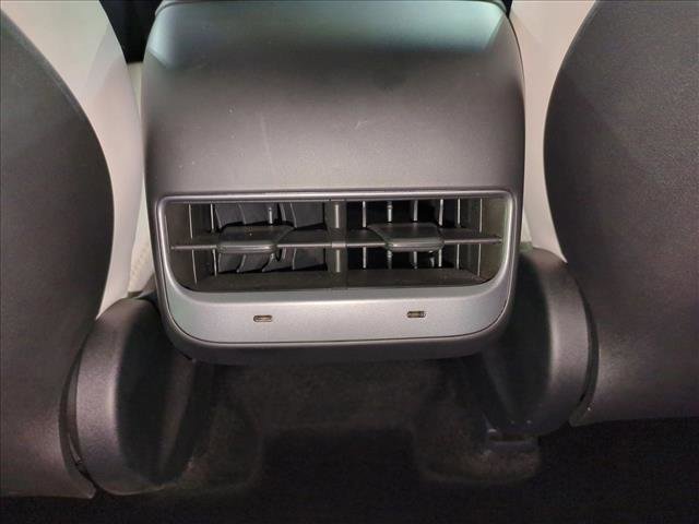 Used 2024 Tesla Model Y 2WD image 18