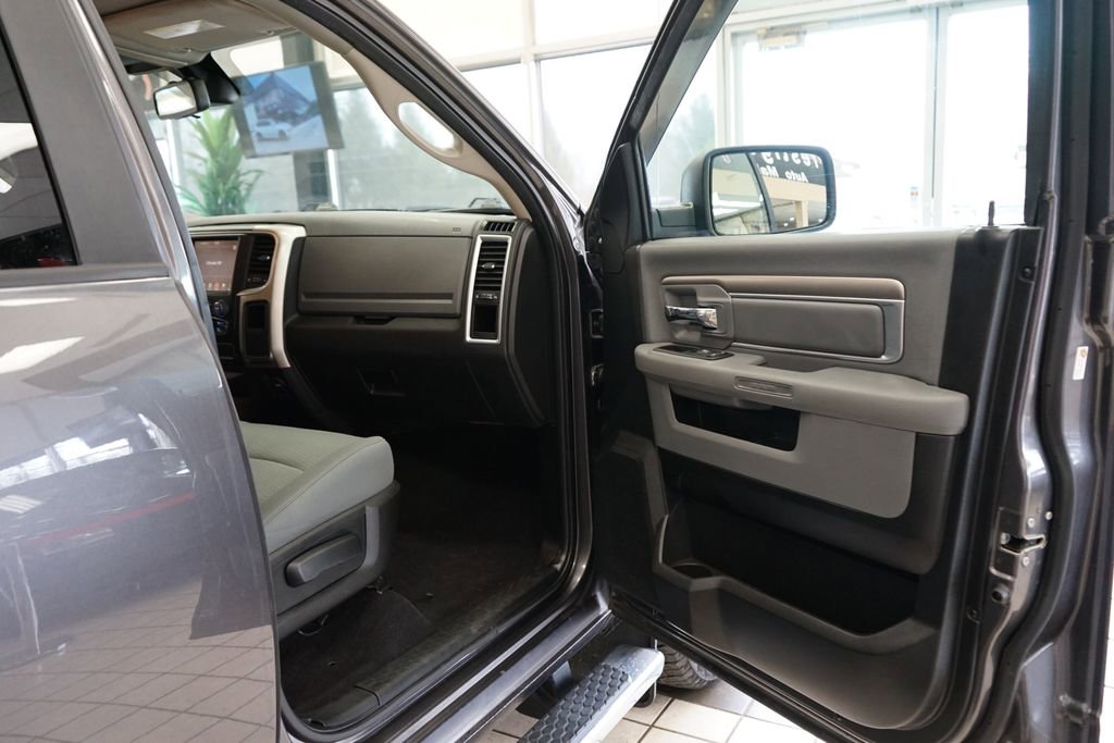 Used 2016 RAM 1500 Classic SLT image 36