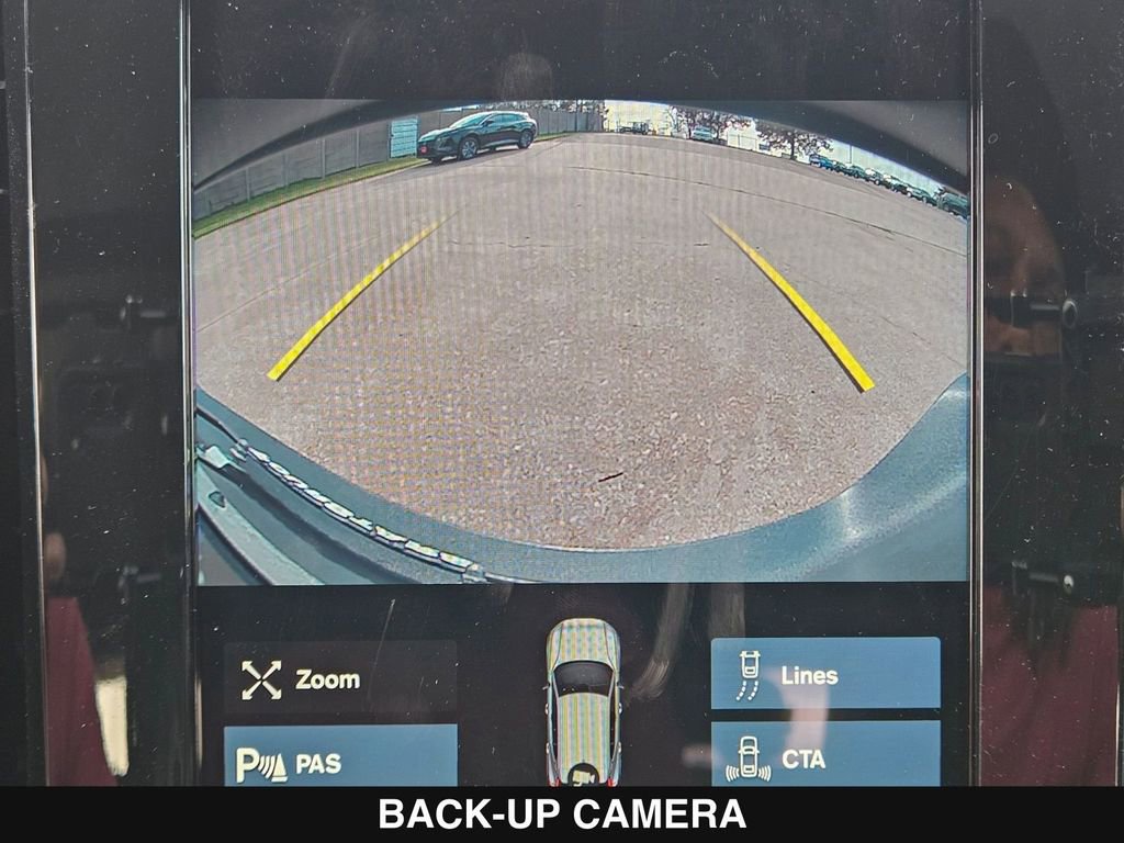 Used 2022 Volvo XC40 T5 R-Design w/ Climate Package image 35