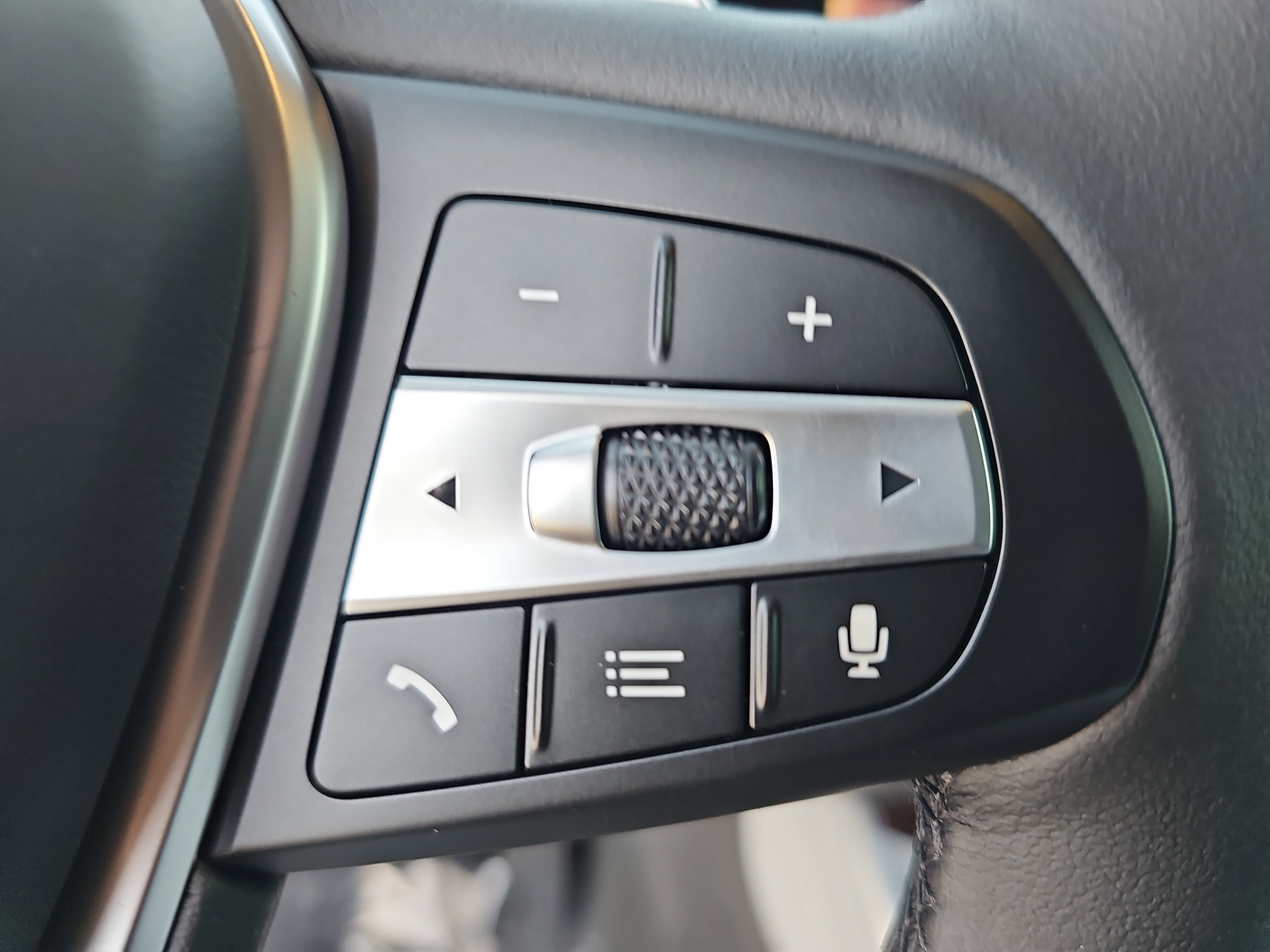 New 2026 BMW X5 xDrive40i w/ Climate Comfort Package image 20