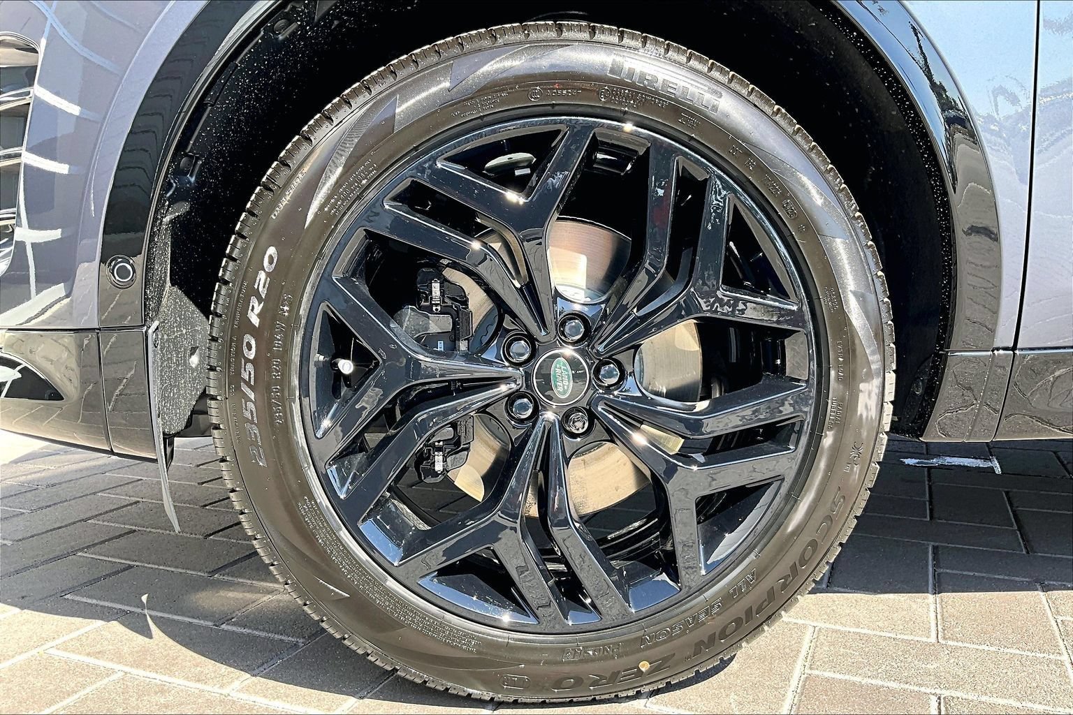 New 2026 Land Rover Discovery Sport Landmark AWD/4WD image 12