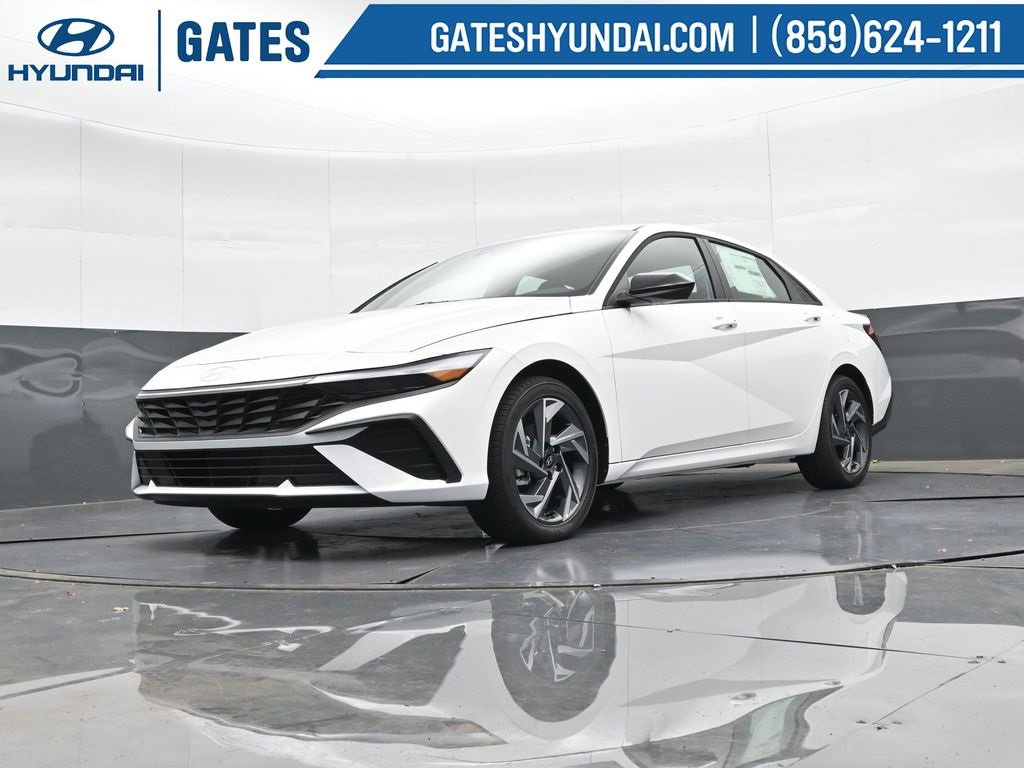 Used 2025 Hyundai Elantra Sport image 36