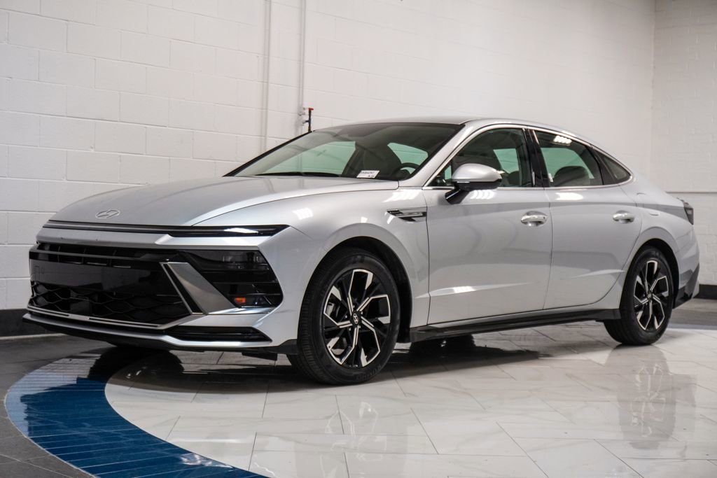 Used 2025 Hyundai Sonata SEL FWD image 4
