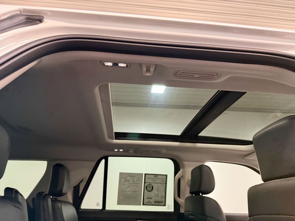 Used 2025 Ford Expedition Max Platinum image 16