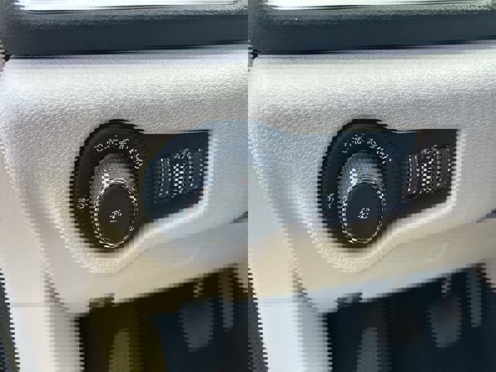 Used 2023 Chrysler Pacifica Touring-L image 22