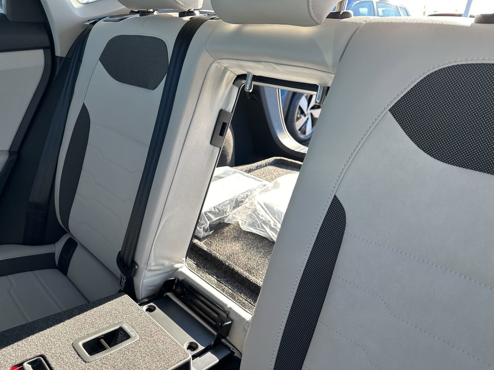 New 2026 Volkswagen Taos SE image 24