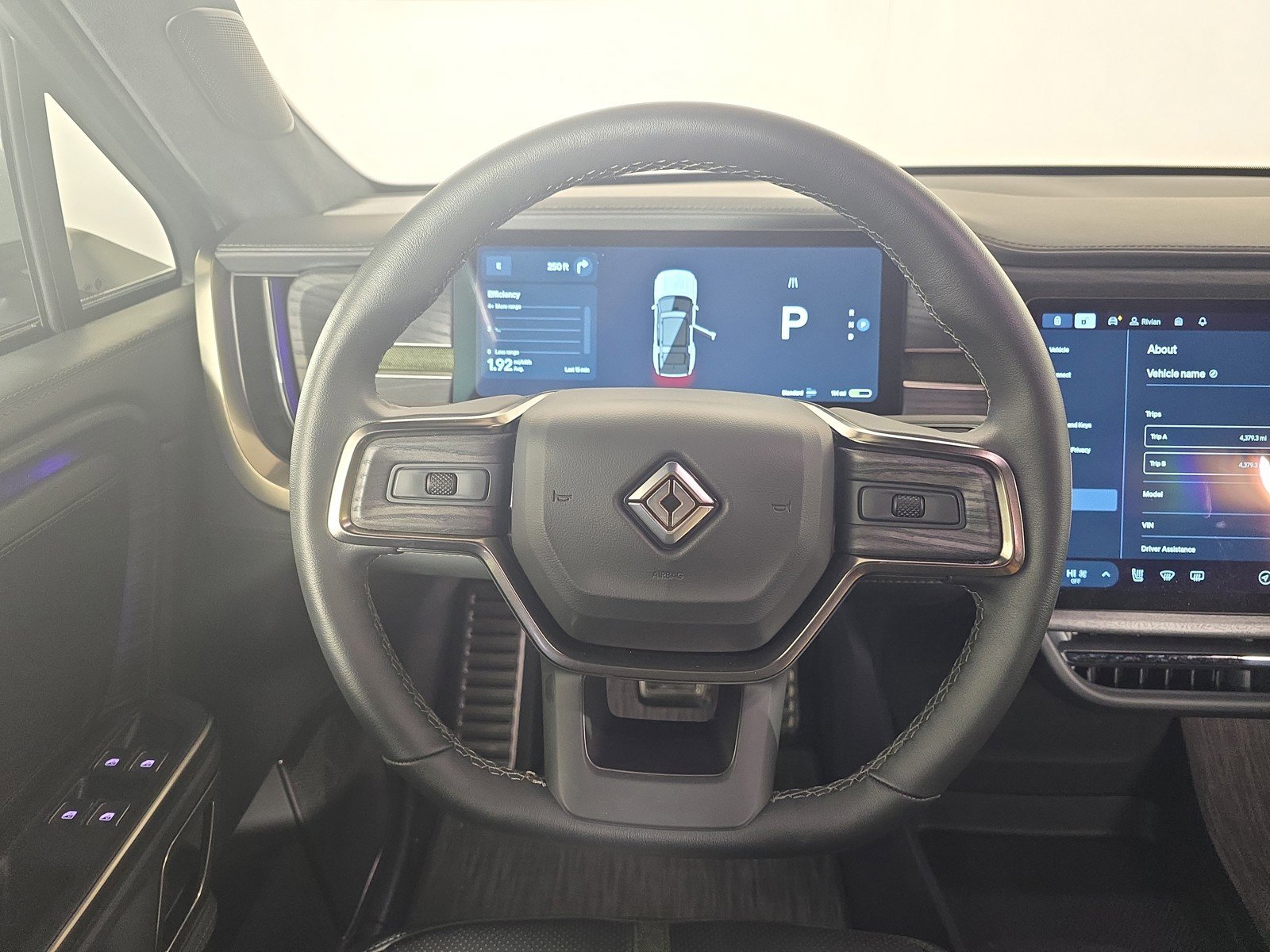 Used 2023 Rivian R1S Adventure AWD/4WD image 28
