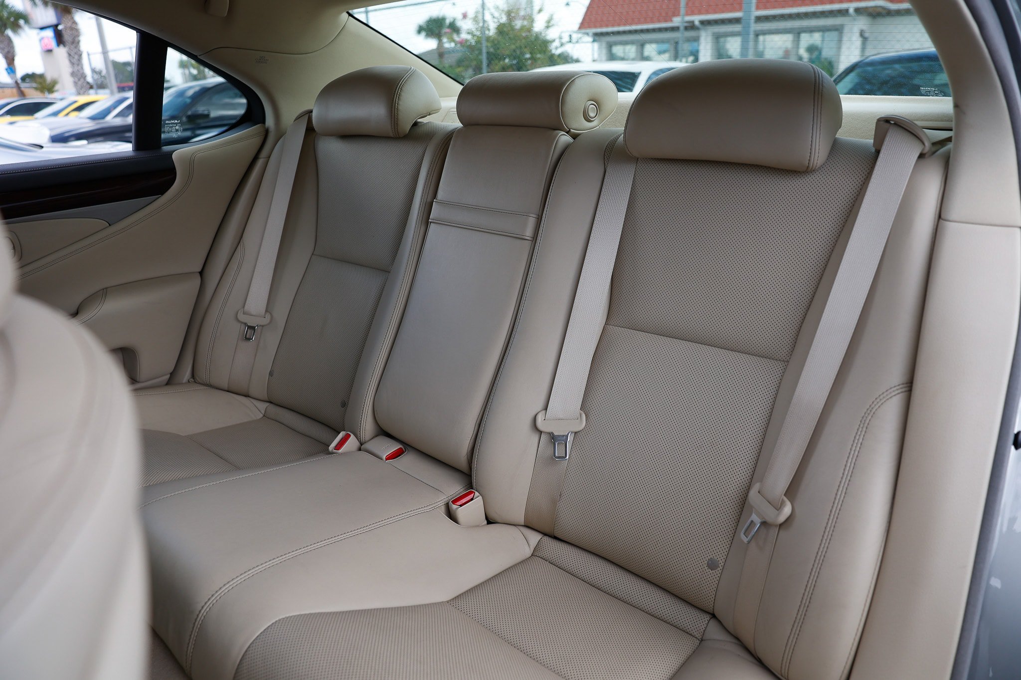 Used 2016 Lexus LS 460 w/ Comfort Package RWD image 13