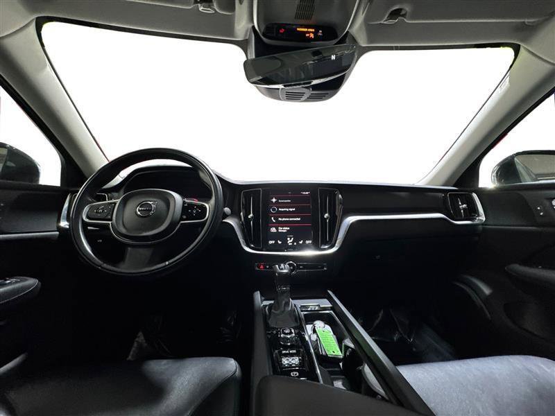 Used 2019 Volvo S60 T6 Momentum w/ Premium Package image 13