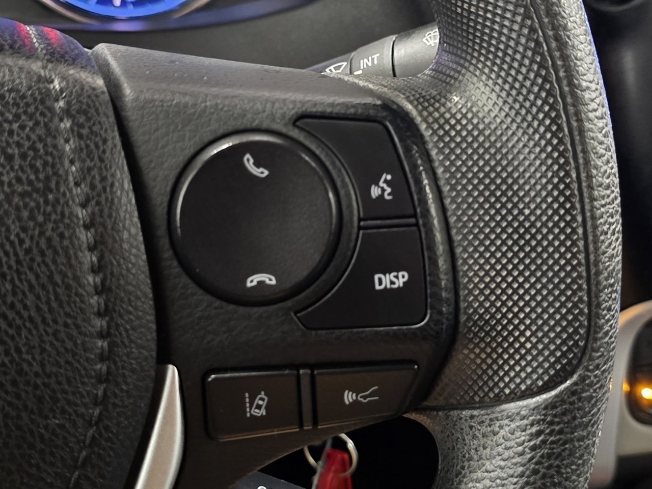 Used 2017 Toyota Corolla LE w/ Carpet Mat Package (TMS) image 32