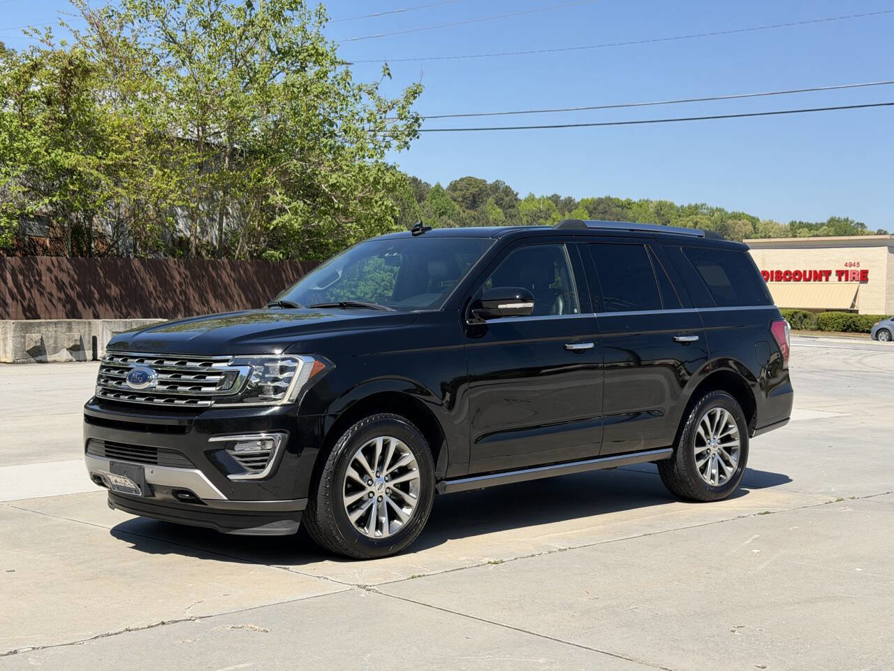 Used 2018 Ford Expedition Limited w/ Equipment Group 301A AWD/4WD image 1