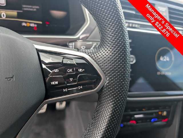 Used 2023 Volkswagen Tiguan SE R-Line AWD/4WD image 18