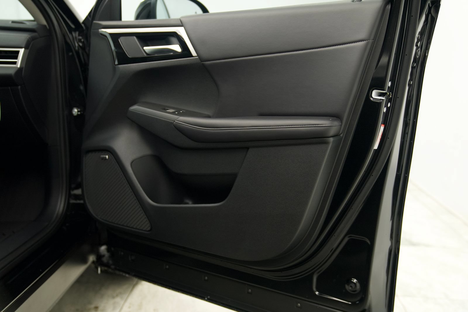 Used 2025 Mitsubishi Outlander SE AWD/4WD image 26