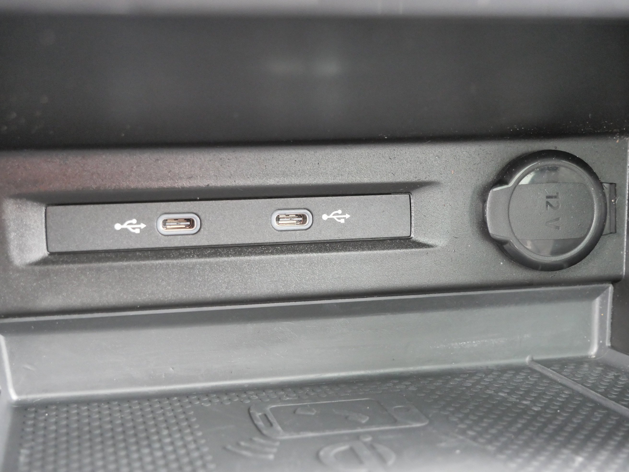 Used 2023 Volkswagen Tiguan SEL R-Line image 30