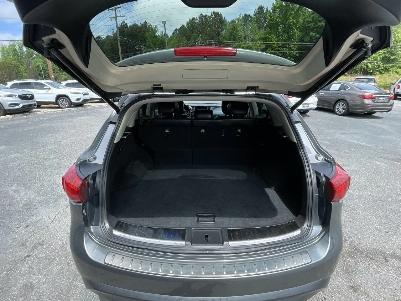 Used 2016 INFINITI QX70 2WD image 8