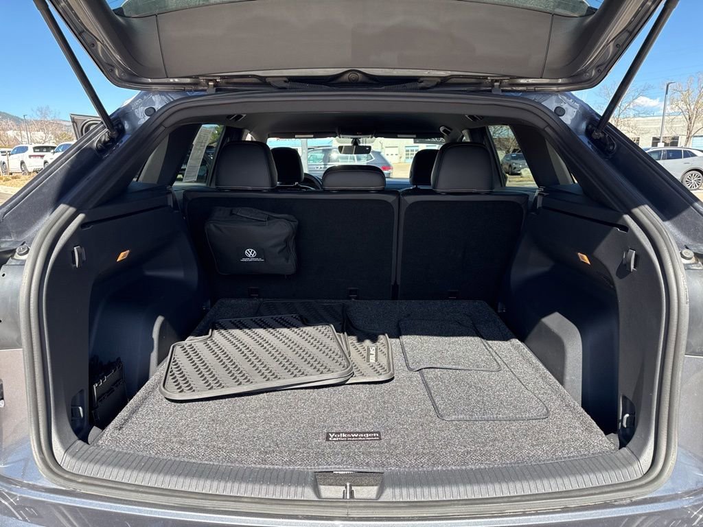 Certified 2022 Volkswagen Atlas Cross Sport SE image 26