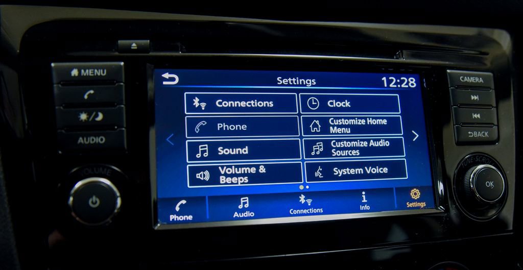 Used 2018 Nissan Rogue S image 7