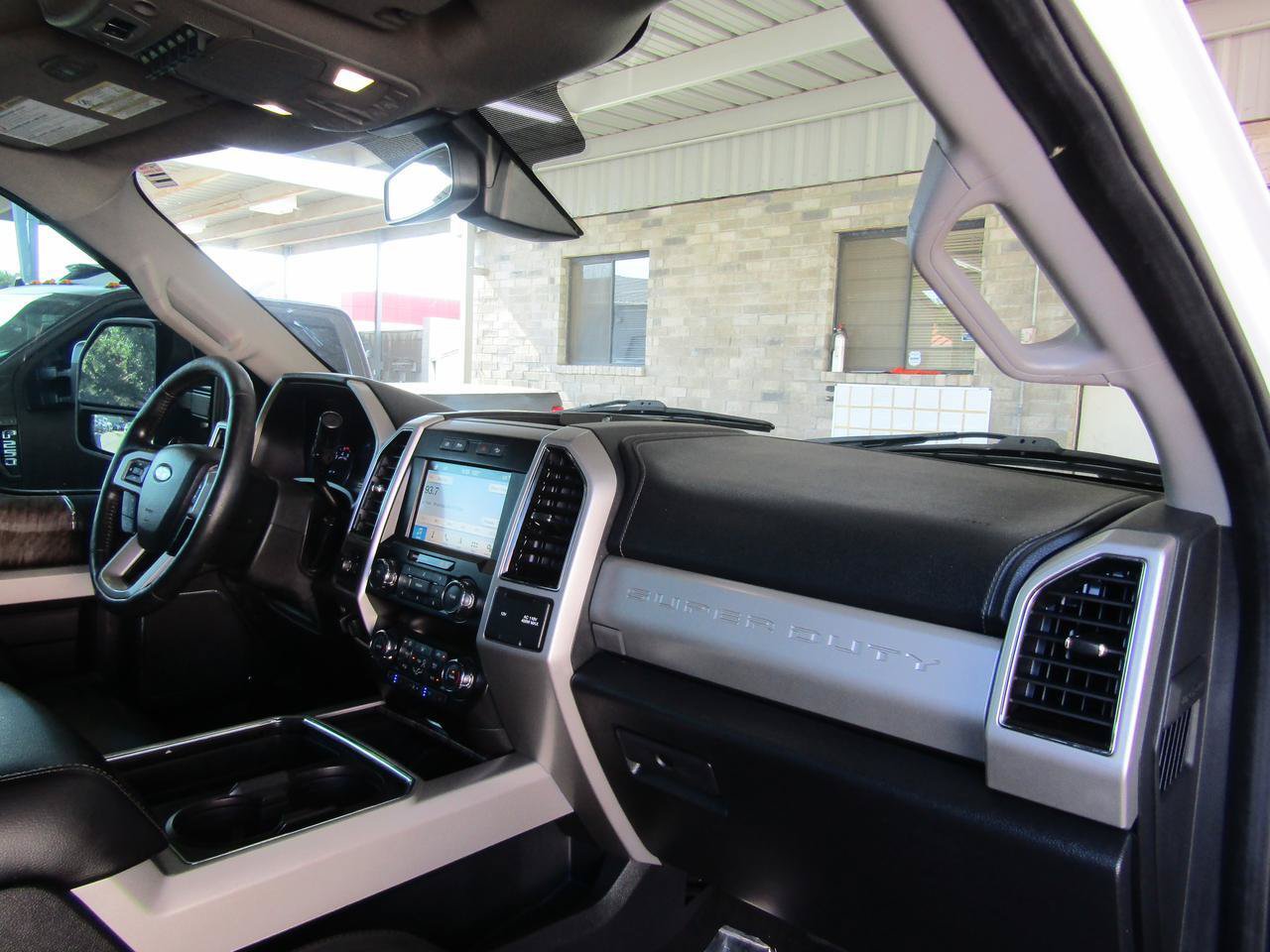 Used 2019 Ford F250 Lariat w/ Lariat Ultimate Package AWD/4WD image 11
