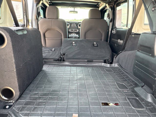Used 2019 Jeep Wrangler Unlimited Sahara w/ Safety Group AWD/4WD image 35