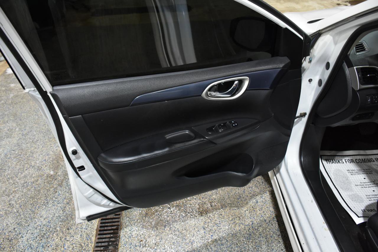 Used 2017 Nissan Sentra SR image 9