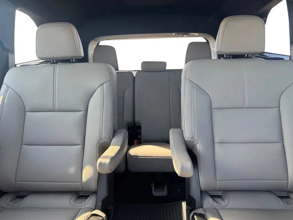 New 2027 GMC Acadia Elevation w/ Elevation Premium Package FWD image 17