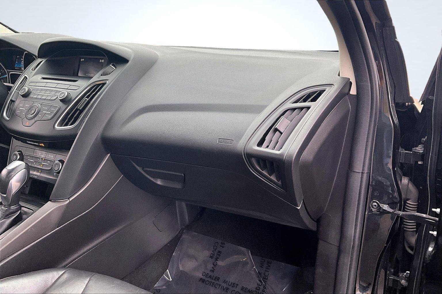 Used 2015 Ford Focus SE w/ Equipment Group 201A image 17