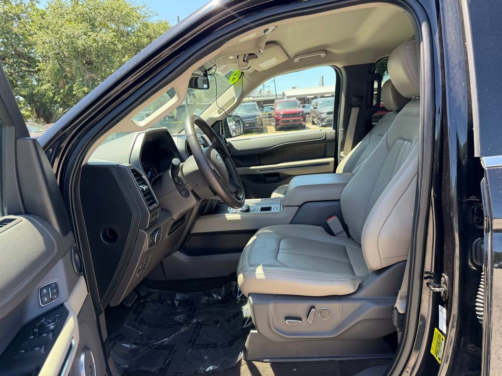 Used 2020 Ford Expedition Limited image 17