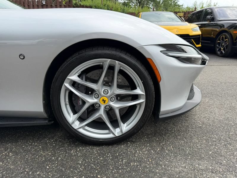 Used 2021 Ferrari Roma RWD image 12