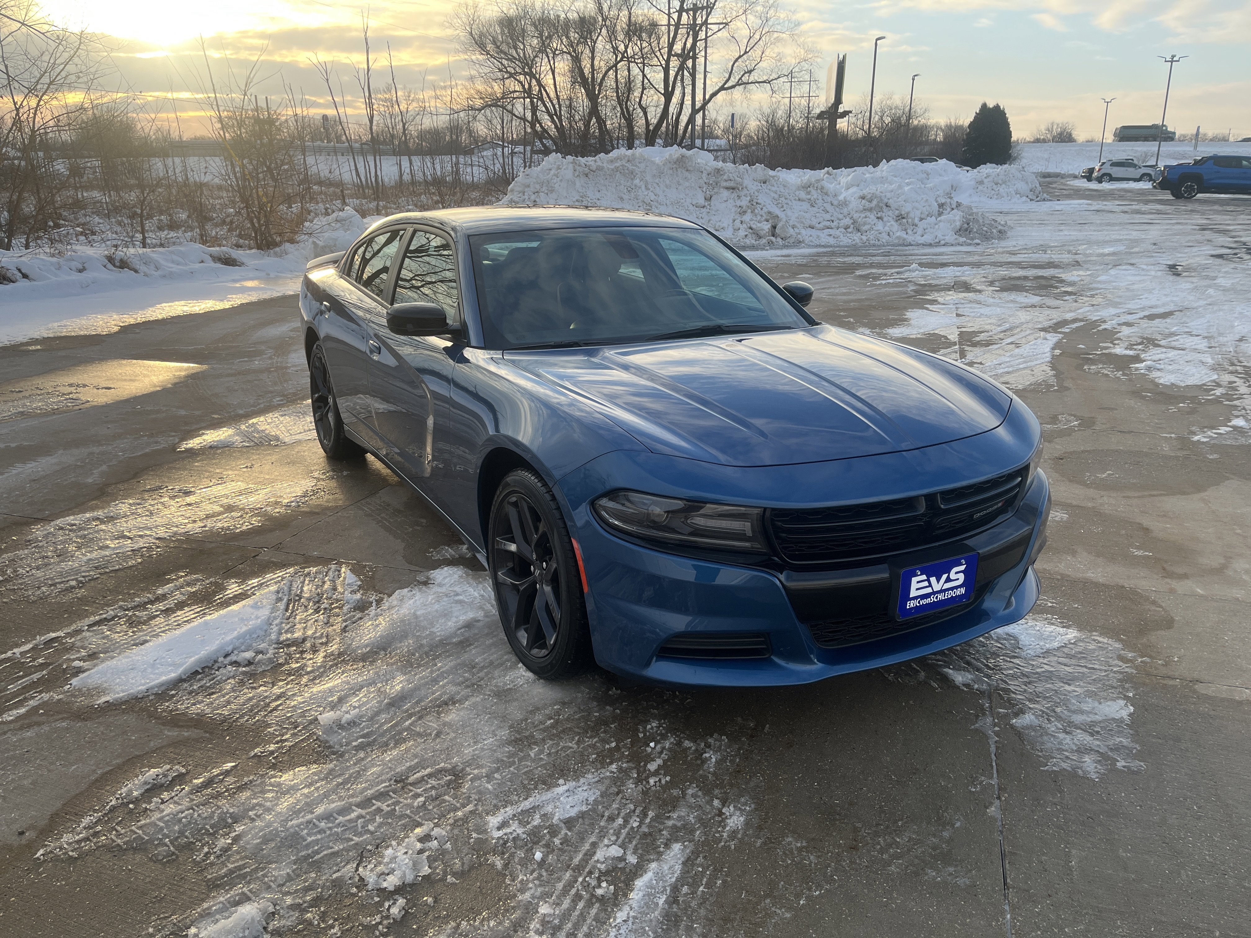 Used 2021 Dodge Charger SXT w/ Blacktop Package image 8
