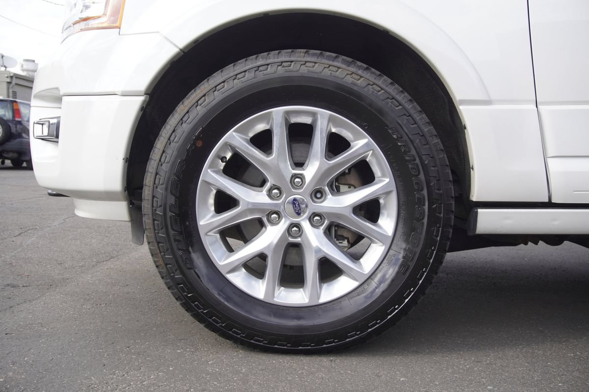 Used 2017 Ford Expedition EL Limited w/ Equipment Group 301A AWD/4WD image 25