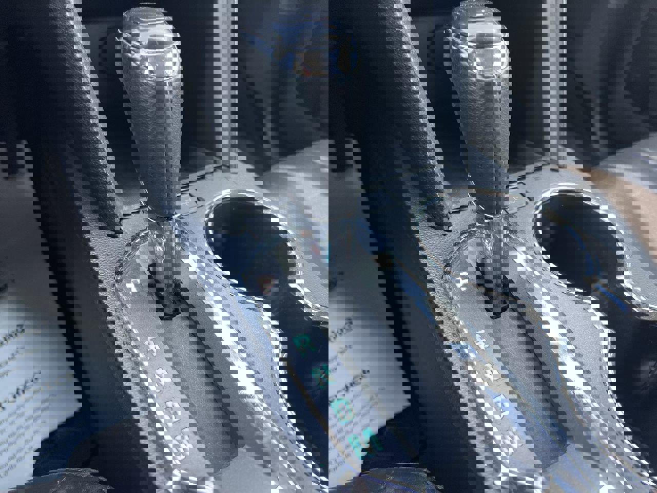 Used 2016 Chevrolet Equinox LTZ w/ Enhanced Convenience Package image 26