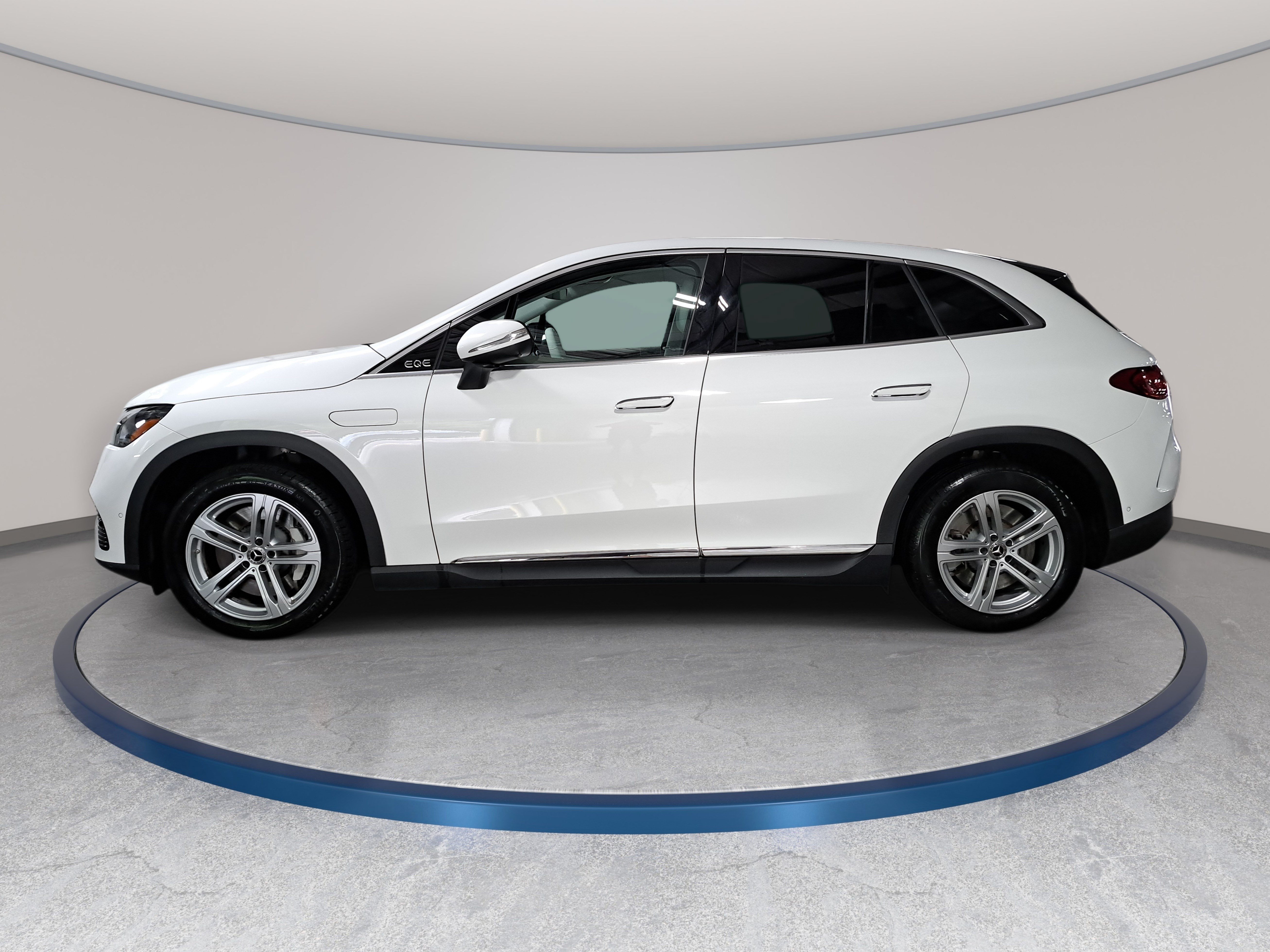 Certified 2023 Mercedes-Benz EQE 350+ SUV image 9