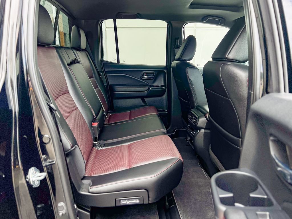 Certified 2025 Honda Ridgeline Black Edition image 23