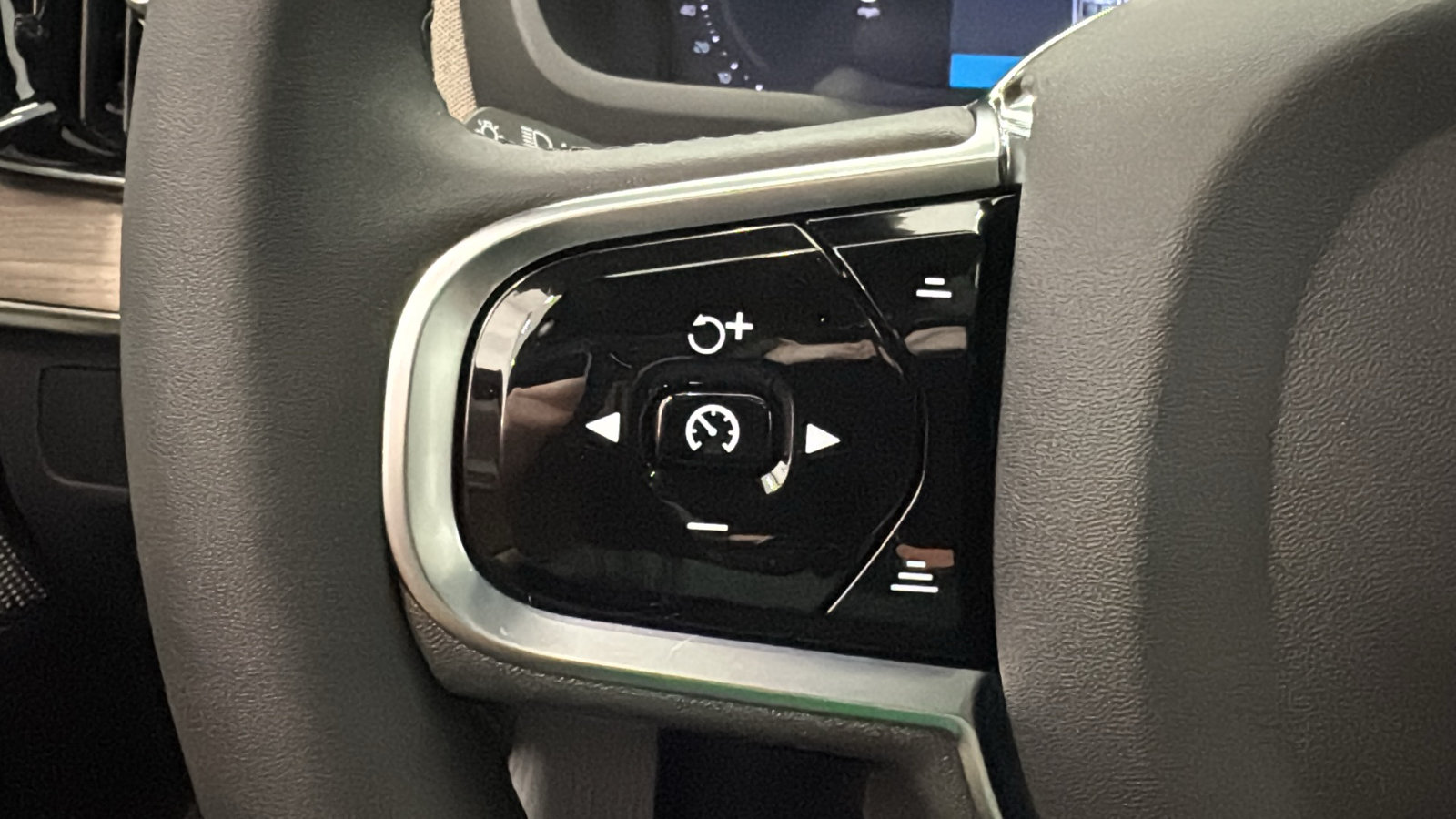 New 2027 Volvo XC90 B6 Ultra AWD/4WD image 13