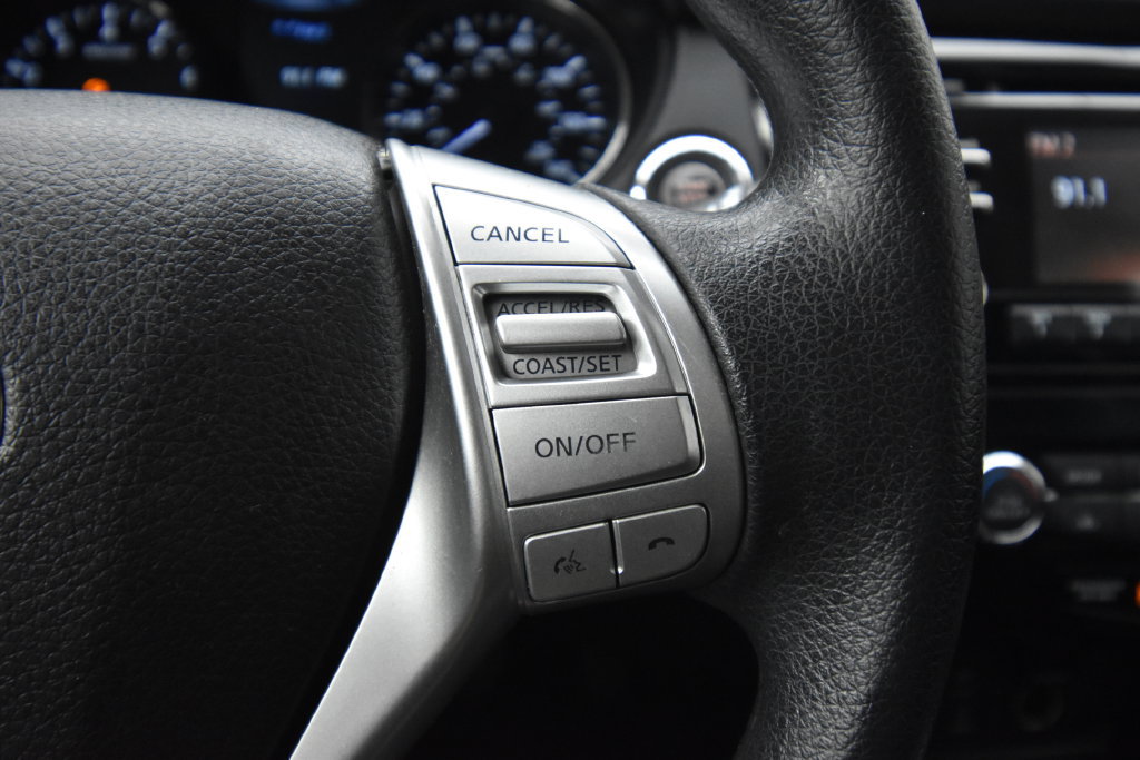 Used 2015 Nissan Rogue SV AWD/4WD image 28