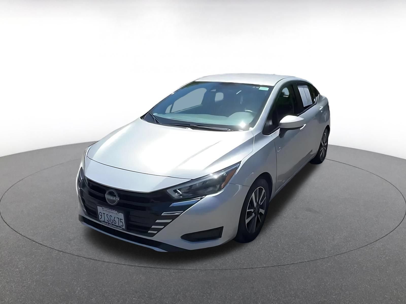 Used 2025 Nissan Versa SV FWD image 7