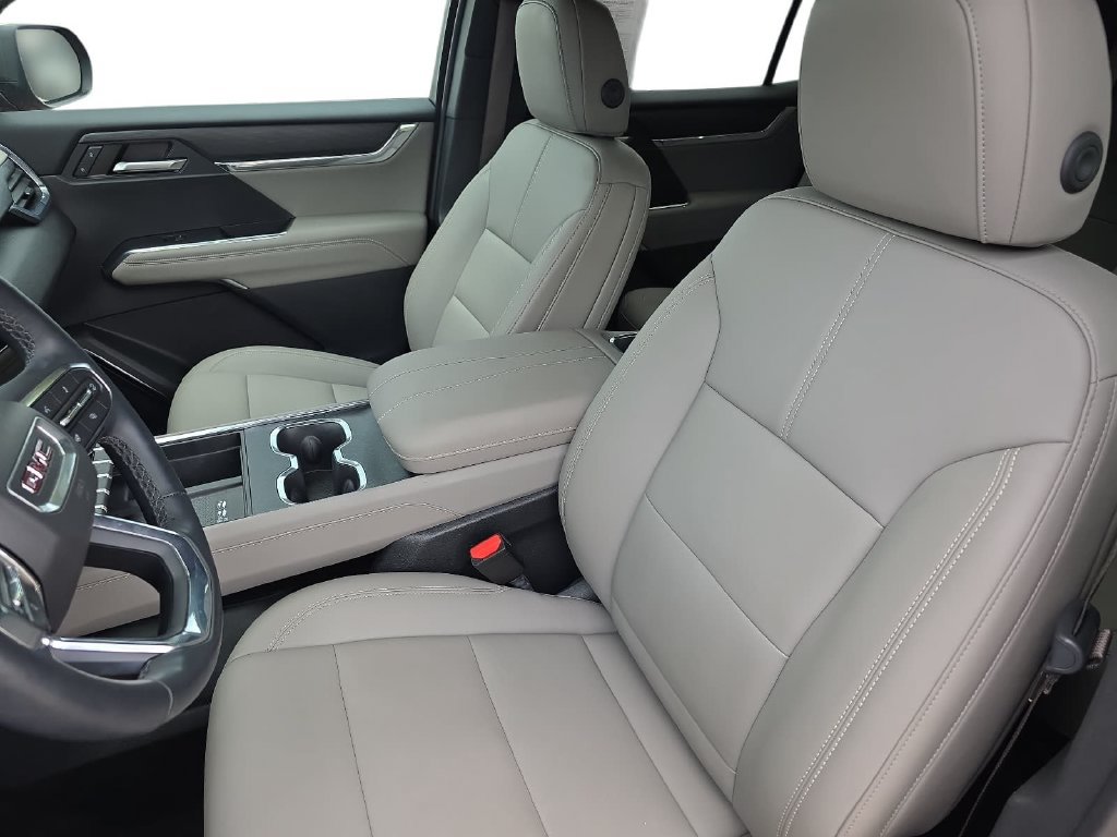 Used 2024 GMC Acadia Elevation w/ Luxury Package FWD image 13