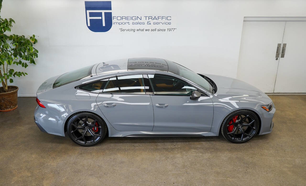 Used 2025 Audi RS 7 Performance AWD/4WD image 38