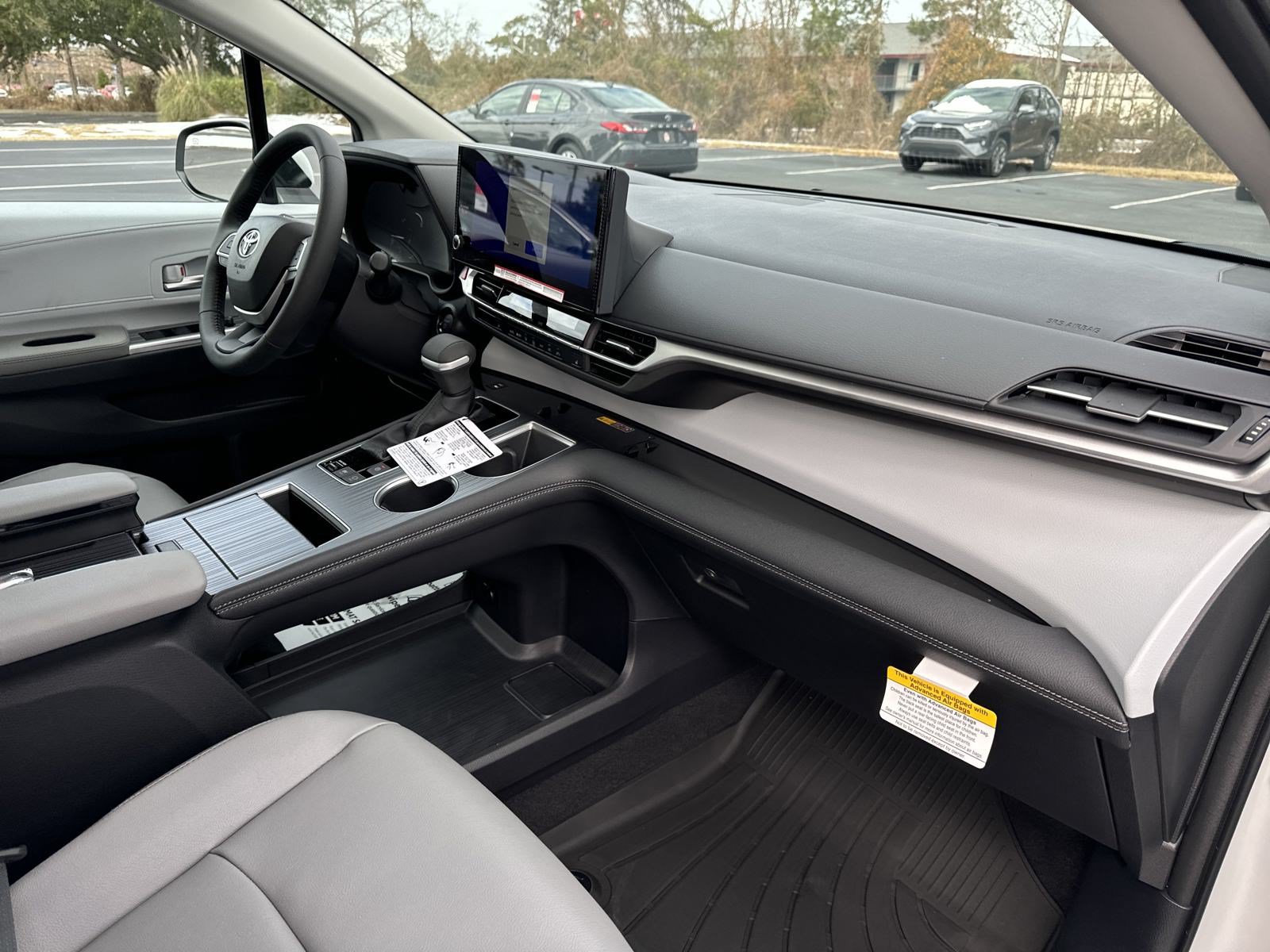New 2025 Toyota Sienna XLE FWD image 36