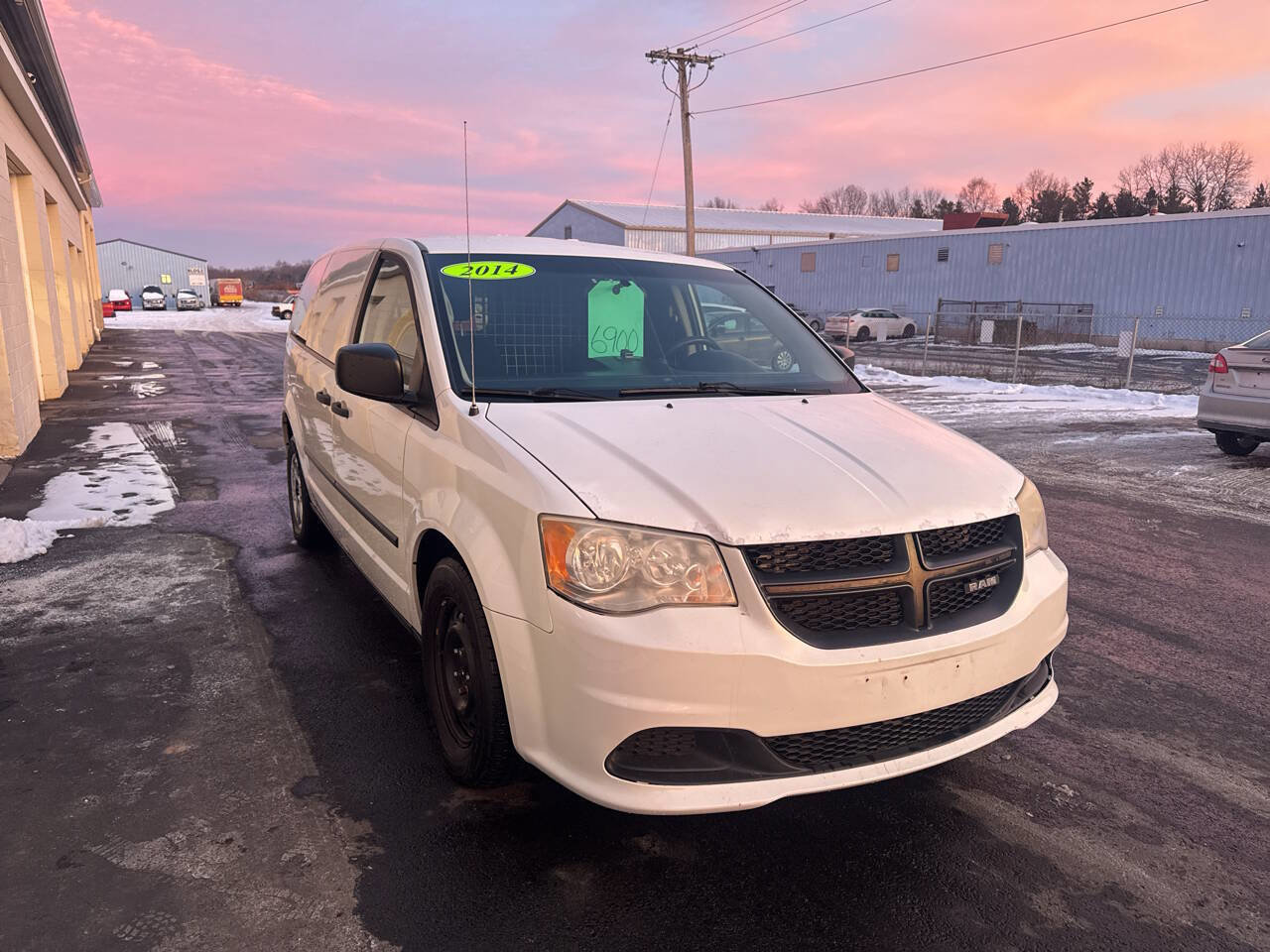 Used 2014 RAM C/V Tradesman image 4