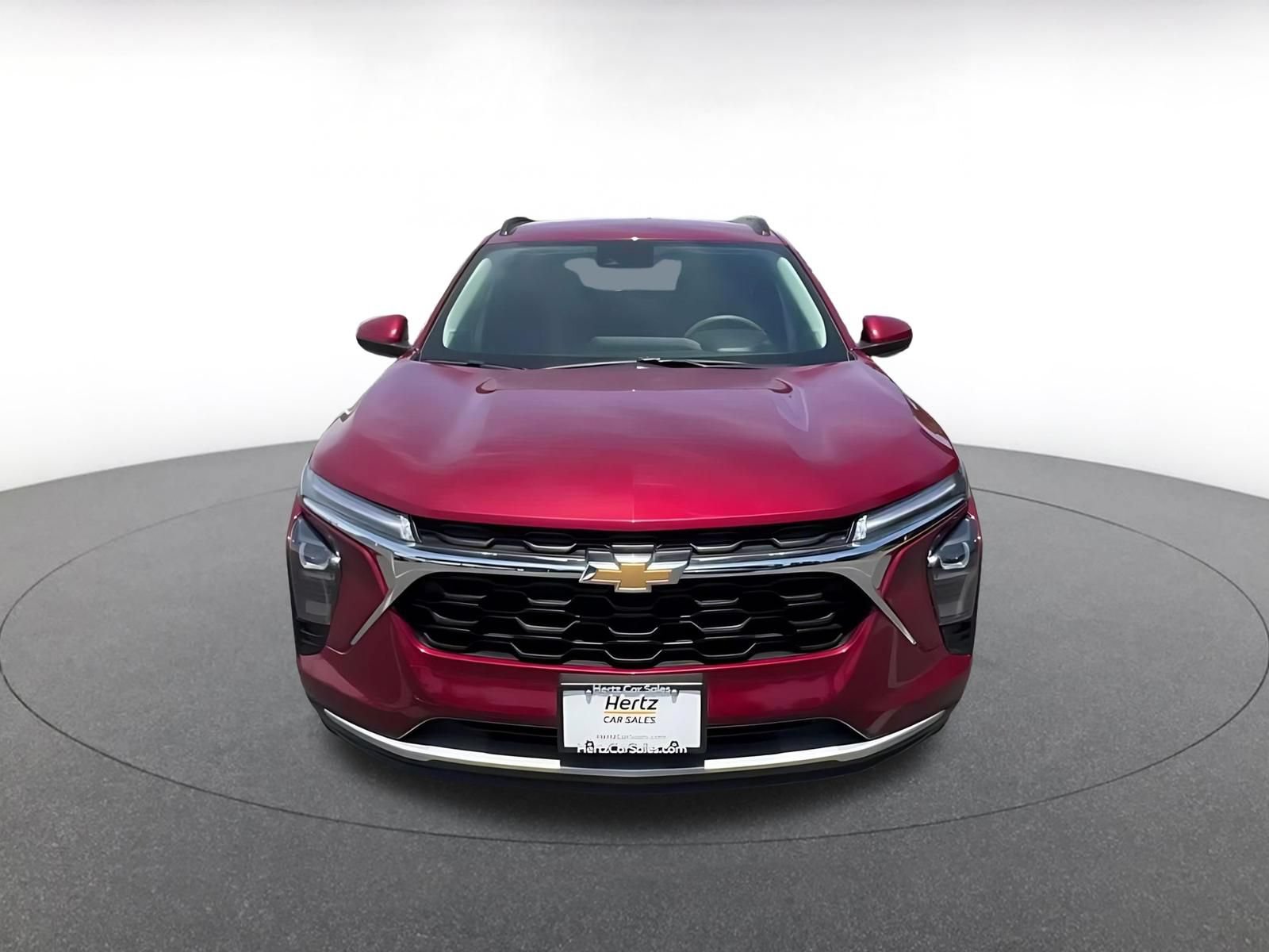 Used 2025 Chevrolet Trax LT FWD image 4