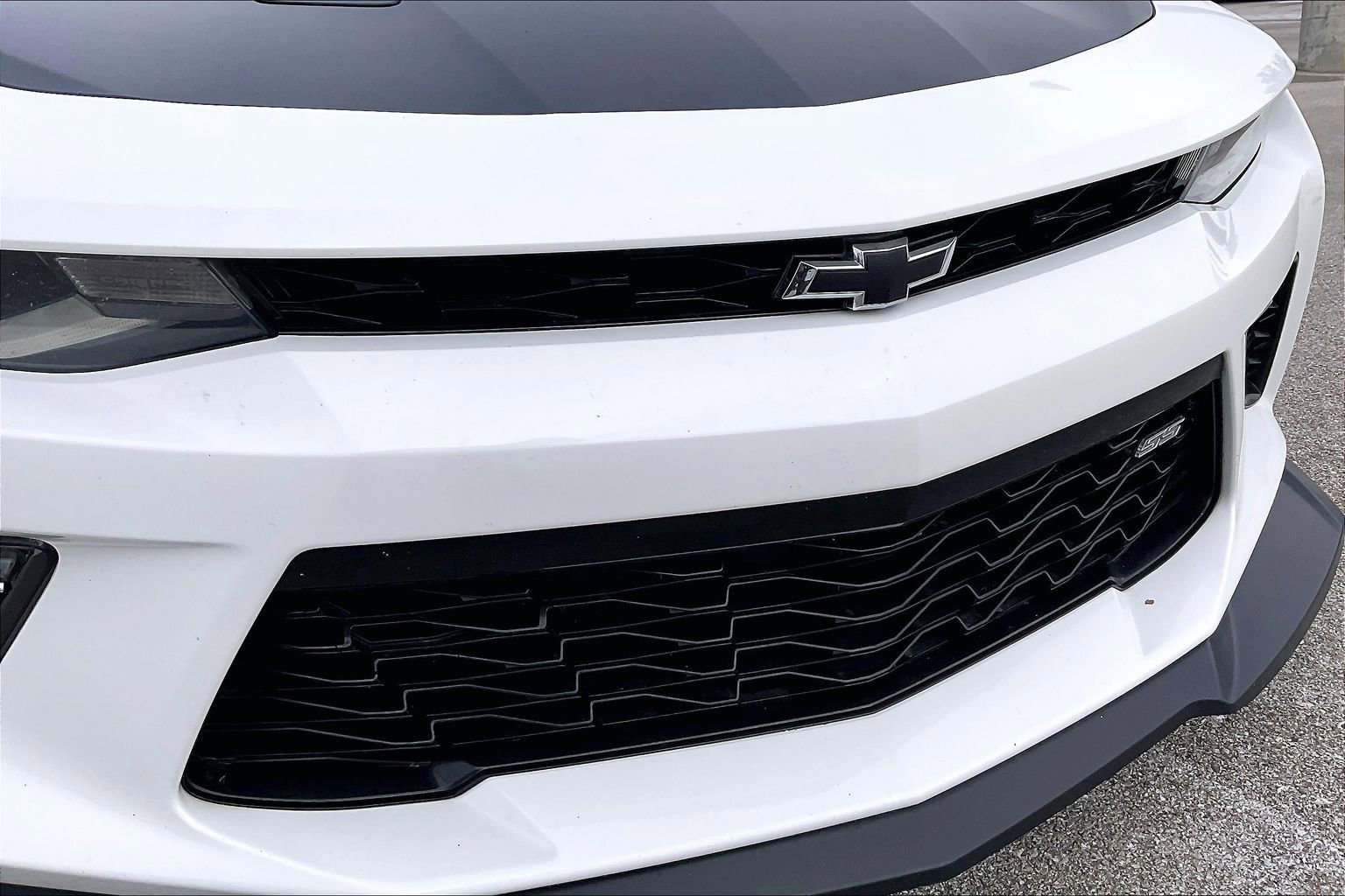 Used 2018 Chevrolet Camaro SS image 28