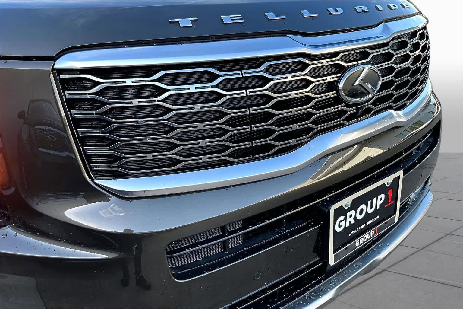 Used 2020 Kia Telluride SX w/ Towing Package FWD image 30