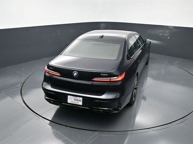 Used 2023 BMW 760i xDrive AWD/4WD image 21