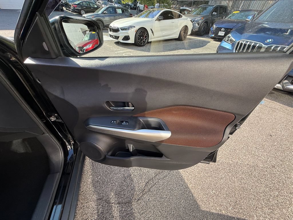 Used 2019 Nissan Kicks SR FWD image 23