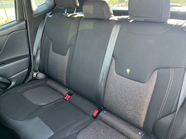 Used 2023 Jeep Renegade Latitude image 25